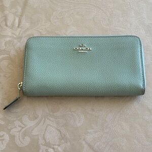 COACH Pebble Leather Long Zip Around Wallet 12 Card Slots Mint Green Silver